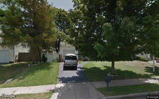 47 Elm St, Central Islip, NY 11722