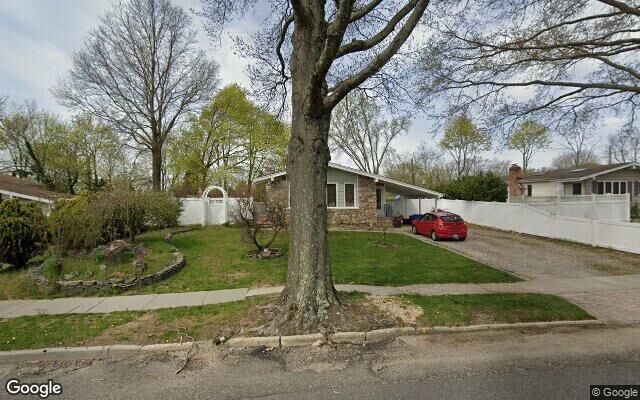 47 Hayrick Ln, Commack, NY 11725