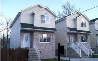 47 Lake Ave, Staten Island, NY 10303