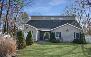 472 Twin Bark Ave, Holbrook, NY 11741