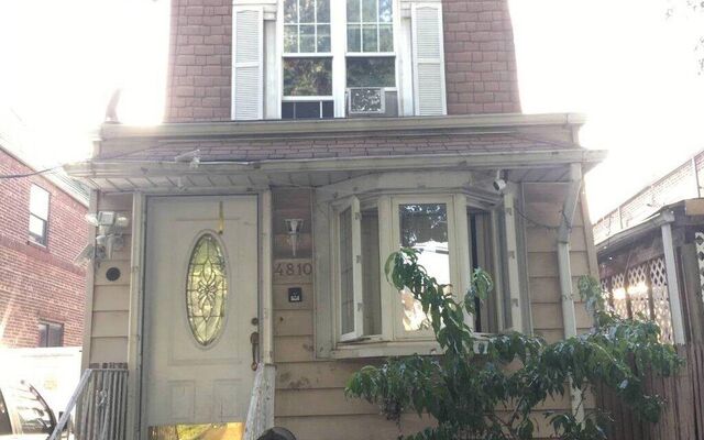 48-10 65th St, Woodside, NY 11377