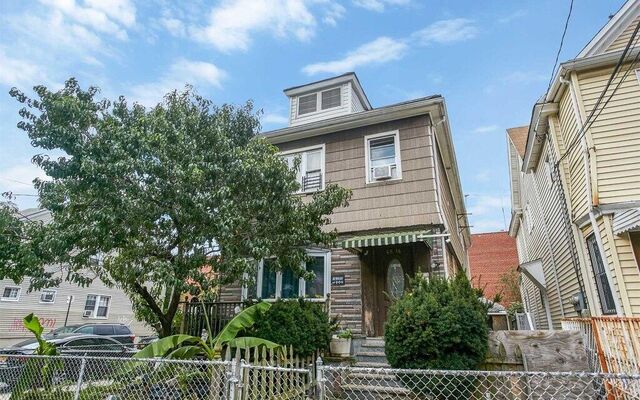 48-14 94th St, Elmhurst, NY 11373