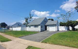 48 Camp Rd, Massapequa, NY 11758