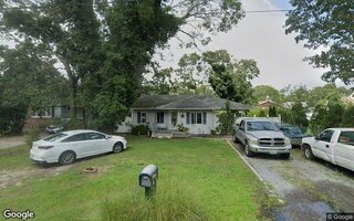 48 Hart Ave, Riverhead, NY 11901