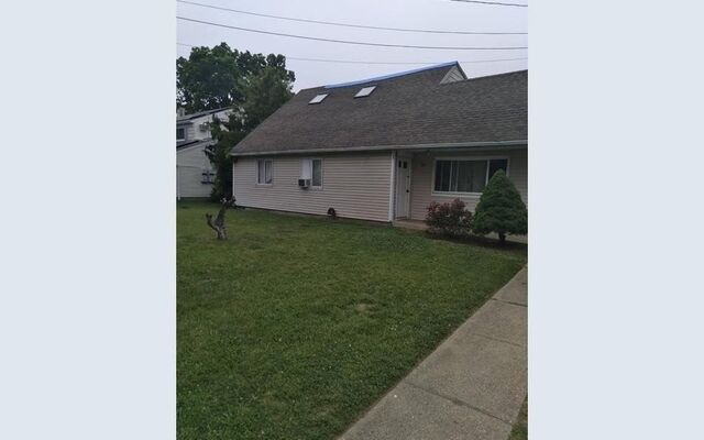 48 Madison St, Massapequa, NY 11758 (Yard)