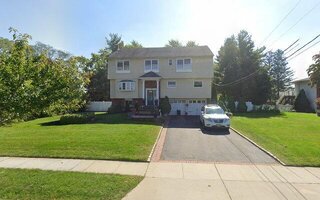 48 Scholar Ln, Commack, NY 11725