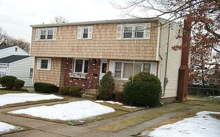 48 Walnut Ave, Farmingdale, NY 11735