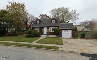 480 N Clinton Ave, Lindenhurst, NY 11757