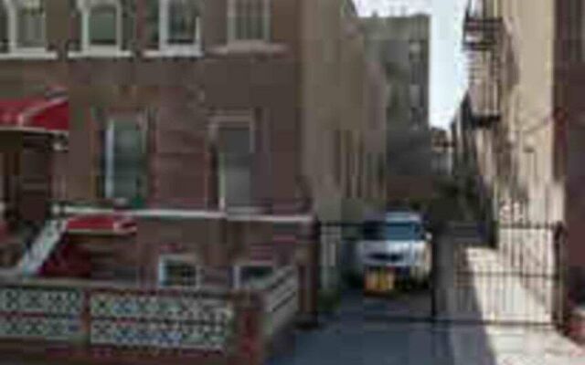 486 E 95th St, Brooklyn, NY 11212