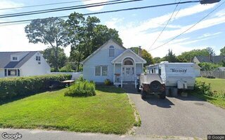 488 2nd Ave, Bayport, NY 11705