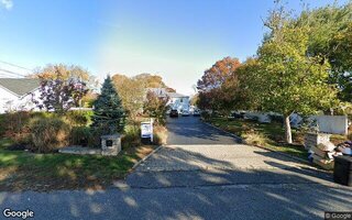 49 Robert St, Patchogue, NY 11772