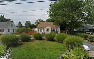 49 Clark St, Patchogue, NY 11772