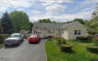 49 Evans Ave, Albertson, NY 11507