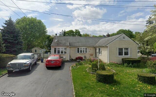 49 Evans Ave, Albertson, NY 11507