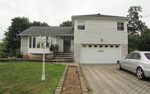 49 Meyer St, Roosevelt, NY 11575 (House View)