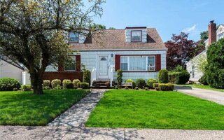 49 Mill Rd, Farmingdale, NY 11735