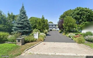 49 Robert St, Patchogue, NY 11772