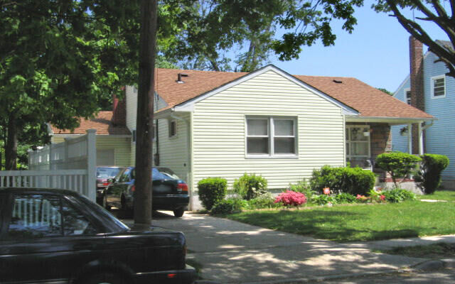 493 Duryea Ave, Uniondale, NY 11553