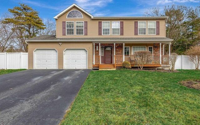 496 Robinson Ave, East Patchogue, NY 11772 (Garage)
