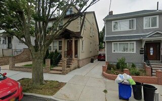 5-20 College Pl, College Point, NY 11356