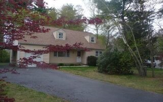 5 Clearbrook Dr, Smithtown, NY 11787