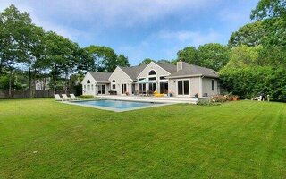5 Old Fields Ln, Quogue, NY 11959
