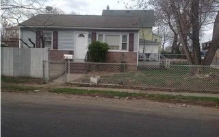 5 Bailey Pl, Staten Island, NY 10303
