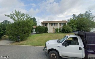 5 Bernice Ct, Coram, NY 11727