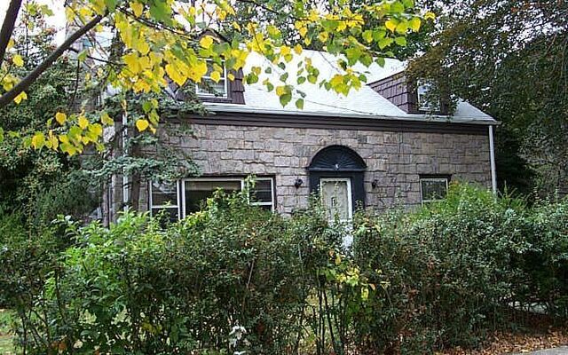 5 Brower Ln, Hempstead, NY 11550