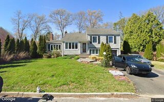 5 Bruce Ln S, Kings Park, NY 11754