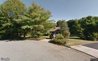 5 Carman Ct, Dix Hills, NY 11746