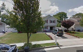5 Clifton St, Farmingdale, NY 11735