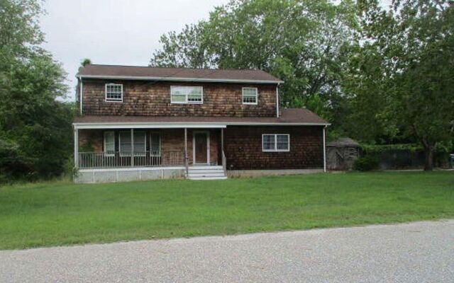 5 Gerald Ln, Hampton Bays, NY 11946 (Yard)
