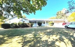 5 Julia Cir, East Setauket, NY 11733