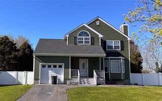 5 Meadow Ct, Manorville, NY 11949