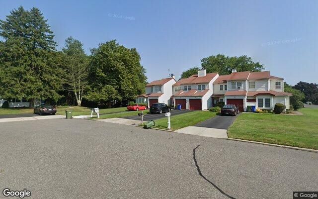 5 Norfolk Ct, Coram, NY 11727