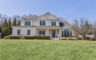 5 Preston Hollow Ct, Northport, NY 11768
