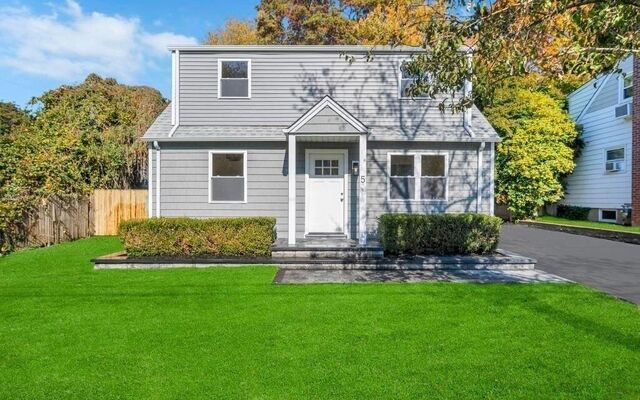 5 Rushmore St, Huntington Station, NY 11746 (Complete)