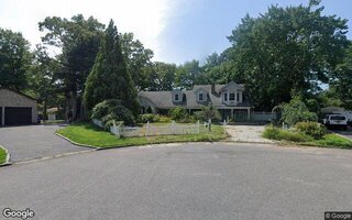 5 Wynville Ct, Coram, NY 11727