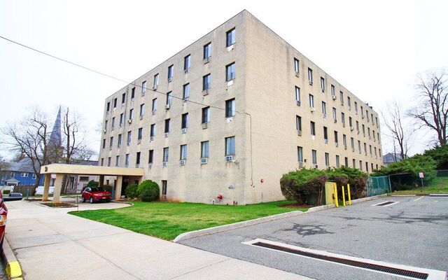 50 Belair Rd #5J, Staten Island, NY 10305