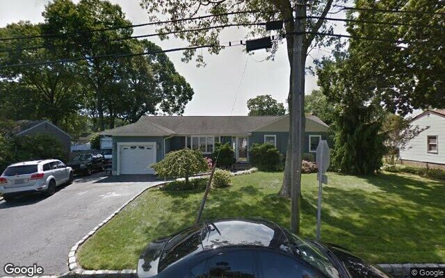 50 Highland Ave, West Islip, NY 11795
