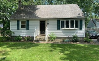 50 Oakland Dr W, Riverhead, NY 11901