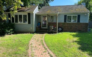 50 Ridgedale Ave, Farmingville, NY 11738