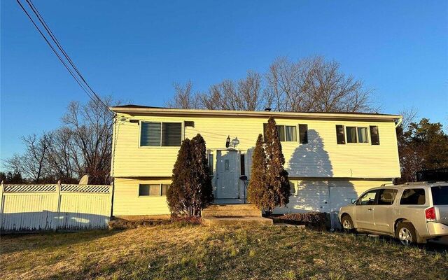 501 Hawkins Rd, Selden, NY 11784 (Yard)