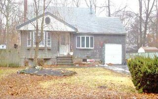 507 Wellwood Dr, Shirley, NY 11967