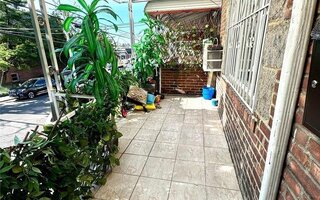 51-79 74th St, Elmhurst, NY 11373