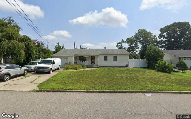 51 Clifton Pl, Port Jefferson Station, NY 11776