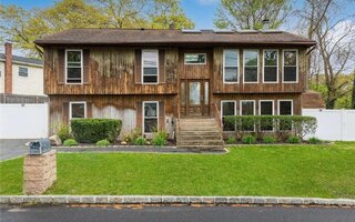 51 Eos Rd, Rocky Point, NY 11778