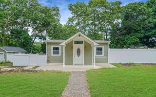 51 Highview Ave, Selden, NY 11784