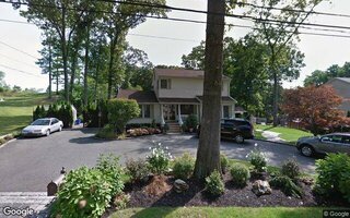 51 Hilltop Ln, Wheatley Heights, NY 11798